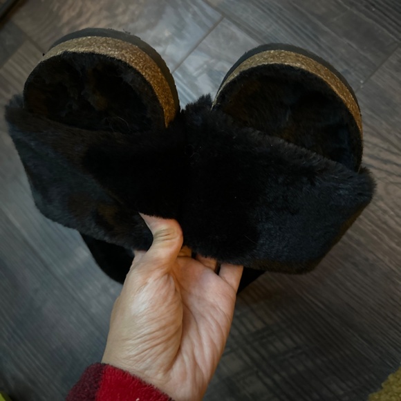 Slipper - Picture 2 of 3